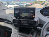 Apple CarPlay/Android Autotに対応したタッチスクリーン/Bluetooth接続によるミュージックプレイヤー接続/ハンズフリー通話