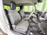 運転席シート廻りは使用感も少なく、良好な状態となっています。前オーナー様が丁寧に使っていたことがよくわかりますね。