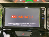 【純正ナビ】人気の純正ナビを装備しております。ナビの使いやすさはもちろん、オーディオ機能も充実!キャンプや旅行はもちろん、通勤や買い物など普段のドライブも楽しくなるはず♪