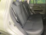 後部座席も気になる運転席シート廻りは使用感も少なく、良好な状態となっています。前オーナー様が丁寧に使っていたことがよくわかりますね。ようなキズ・汚れやへたり等、大きなダメージはなく、良好な状態です。