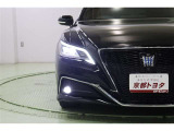 シャープな切れ長のヘッドライトは環境に優しく経済的なLED。汚れや積雪を取り除いてくれるヘッドライトウォッシャー付です。オートライト、オートハイビームも搭載。面倒なヘッドライトの切替えは不要です。
