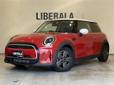 リベラーラはガリバーグループのBMW、メルセデスベンツ、アウディなどの輸入車専門店です。