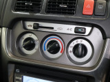 マニュアルエアコンのお車です!直感的な操作で車内の温度を調節することができます!
