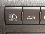 【パワーバックドア】スマートキーや運転席のボタンを押すだけでリアゲートが自動で開閉します!荷物を持っている時や、高い位置にあるバックドアを閉める際に便利な機能です♪