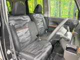 運転席まわりには十分なスペースがあり、大柄な方でもゆったり運転していただける環境です。