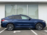 オリジナル・サービスもついたBMW自動車保険も取り扱っております。BMW自動車保険にご加入いただくと、万一のトラブルを24時間365日サポートするエマージェンシー・サービスの〈プレミアム〉をご利用いただけます。