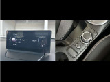 ブラインド操作でオーディオやナビゲーションを、一元操作できる【マツダコネクト】を搭載。視認性や操作性に優れた、コマンダーコントロールも便利です。