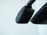 ◆ドライブレコーダー◆映像・音声などを記録する自動車用の装置です。 もしもの事故の際の記録はもちろん、旅行の際の思い出としてドライブの映像を楽しむことができます。