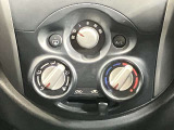 【マニュアルエアコン】ダイヤルをまわして簡単に温度調整が可能!車内も快適★