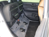HONDA独自の機構!リアシートはチップアップ(跳ね上げ)することにより背の高い荷物も楽々積み込みすることが可能!!より空間を有効にするためにも大変便利なシートアレンジになります!!