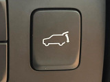 【パワーバックドア】スマートキーや運転席のボタンを押すだけでリアゲートが自動で開閉します!荷物を持っている時や、高い位置にあるバックドアを閉める際に便利な機能です♪