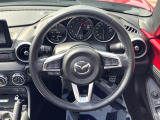 【純正革巻きステアリング】上質な革を使用することで、手にしっかり馴染みとても運転しやすいハンドルです♪
