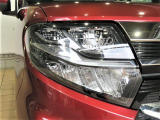 LEDヘッドランプで暗闇を明るく照らす。