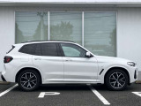 オリジナル・サービスもついたBMW自動車保険も取り扱っております。BMW自動車保険にご加入いただくと、万一のトラブルを24時間365日サポートするエマージェンシー・サービスの〈プレミアム〉をご利用いただけます。