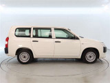 広々とした車内空間に優れた燃費性能。更にデザインも上質で人気のお車です!