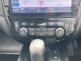 オートエアコンですので、ダイヤルとボタンで設定すると、あとは車にお任せ