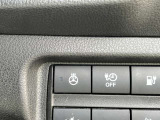 冬に助かる、ステリングヒーター付いています。