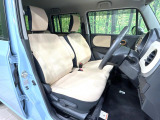 運転席シート廻りは使用感も少なく、良好な状態となっています。前オーナー様が丁寧に使っていたことがよくわかりますね。