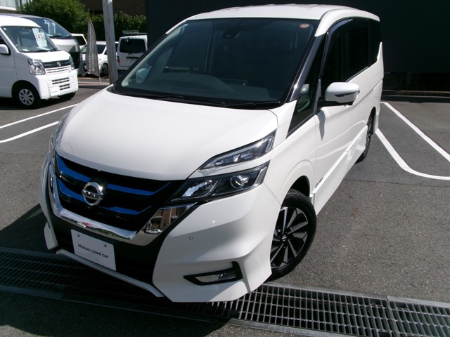 セレナ 1.2 e-POWER ハイウェイスター V