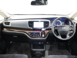 操作性に優れた運転席となります!小物入れや各ボタンの配置にこだわり、使いやすいです!座り心地もよく視認性も良好なのでロングドライブもお任せ下さい!