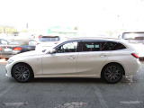 3シリーズツーリング 320d xドライブ Mスポーツ  4WD 純正ナビ 全方位M 黒革 Pバック...