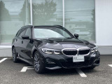 BMW Card (Visa)とBMW Diners Cardの2種類をご用意しております。充実のポイントプログラムや多様なサービスの他にカード契約期間中はBMWエマージェンシー・サービスが24時間365日ご利用いただけます。