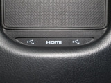 HDMIソケットが装備されており、お手持ちの映像出力に対応した機器とソケットをケーブルで接続することで、ナビの画面に機器の映像を出力することができます!