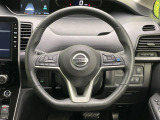 【純正革巻きステアリング】上質な革を使用することで、手にしっかり馴染みとても運転しやすいハンドルです♪