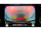 車体後方のソナーセンサーで障害物を検知し、後方の障害物を表示と警報音で注意を喚起してくれます。