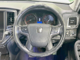 【純正革巻きステアリング】上質な革を使用することで、手にしっかり馴染みとても運転しやすいハンドルです♪