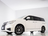 ★展示前点検実施★特殊な機材も用いて、前車点検を実施しております!