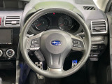 【純正革巻きステアリング】上質な革を使用することで、手にしっかり馴染みとても運転しやすいハンドルです♪