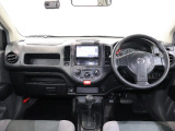 操作性に優れた運転席となります!小物入れや各ボタンの配置にこだわり、使いやすいです!座り心地もよく視認性も良好なのでロングドライブもお任せ下さい!