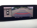 ガイド線表示機能付きのバックカメラで、バックでの車庫入れも安心です。