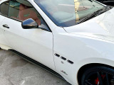 MCストラダ-レリアバンパ-/Aftermarketセンタ-2本出マフラ-/Aftermarket Dampers/カ-ボンサイドミラ-/カ-ボンドアハンドル/カ-ボンサイドスカ-ト/カ-ボントランクスポイラ-/カ-ボンステアリング/Aftermarketナビ(純正トランク移設)