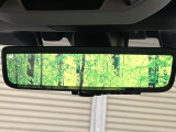 【スマートリヤビューミラー】後席の大きな荷物や同乗者で後方が確認しづらい時でも安心!カメラが撮影した車両後方の映像をルームミラー内に表示。クリアな視界で状況の確認が可能です!