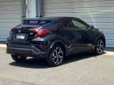 バックカメラが付いているのでバックでの車庫入れも安心です。