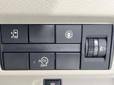 【パワースライドドア】スマートキーや運転席のスイッチでスライドドアの開閉が可能♪電動だから力を入れてドアを開ける必要が無く、小さいお子様でも、重い荷物を持っている時もラクに開け閉めできます♪