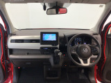 【前方視界】開放的な前方視界!運転がしやすく疲れにくいです♪窓が大きく、見通しがとっても良いおクルマですよ♪