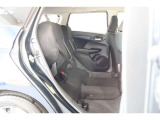HONDA独自の機構!リアシートはチップアップ(跳ね上げ)することにより背の高い荷物も楽々積み込みすることが可能!!より空間を有効にするためにも大変便利なシートアレンジになります!!