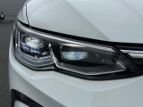 LEDマトリックスヘッドライト「IQ.LIGHT」。マトリックスモジュールに搭載されたLEDを個別に点灯点滅することで、眩惑を最小限に、照射エリアは最大限に確保する最新のヘッドライトシステムです。