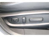 高級装備の代名詞!パワーシート装備!快適装備で運転も楽々です!