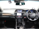 操作性に優れた運転席となります!小物入れや各ボタンの配置にこだわり、使いやすいです!座り心地もよく視認性も良好なのでロングドライブもお任せ下さい!