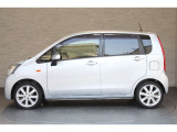 このお車はホンダ純正光脱臭・抗菌加工を納車前に致します。光触媒消臭は光触媒と銀イオンにより消臭とウイルス除菌や抗菌効果のダブル効果で車内を快適に保ちます。