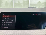 BMW Card (Visa)とBMW Diners Cardの2種類をご用意しております。充実のポイントプログラムや多様なサービスの他にカード契約期間中はBMWエマージェンシー・サービスが24時間365日ご利用いただけます。
