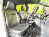 運転席シート廻りは使用感も少なく、良好な状態となっています。丁寧に使われていたことがよくわかりますね。