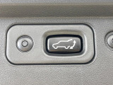 【パワーバックドア】スマートキーや運転席のボタンを押すだけでリアゲートが自動で開閉します!荷物を持っている時や、高い位置にあるバックドアを閉める際に便利な機能です♪