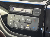 気になる車はすぐにお問い合わせください!画面右側の0066から始まる無料ダイヤルからお問い合わせ下さい!専門スタッフがお車のご質問にお答えいたします!
