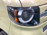 LEDヘッドライトは、点灯の瞬間から最大光量を発揮し、突然暗くなるトンネルなどでの安定感を高めます。