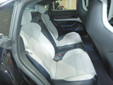 上質でお買い求めやすい輸入中古車をご案内しております。お客様のお好みに合った弊社在庫よりお選びくださいませ。